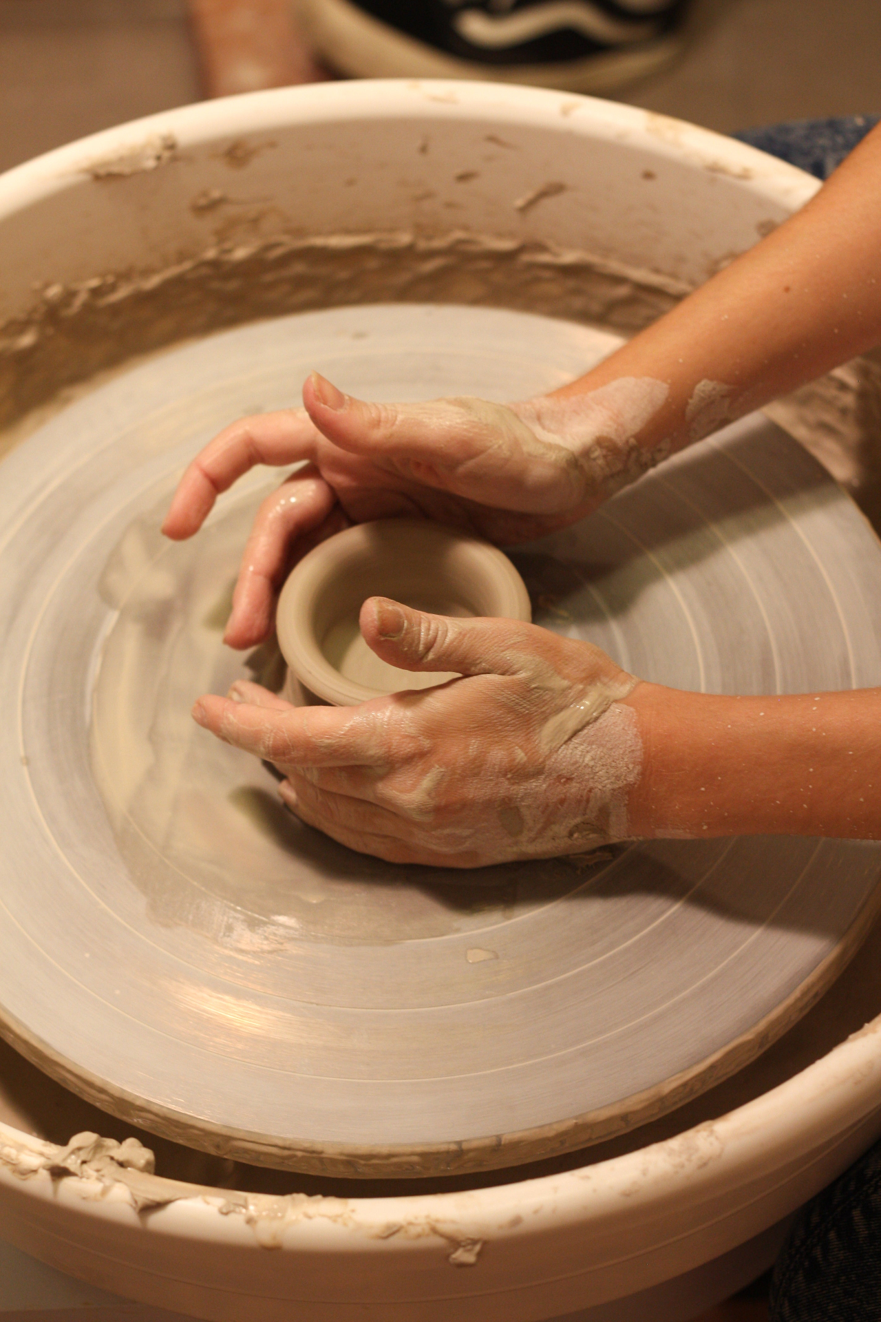 Kurs toczenia dla początkujących - warsztaty ceramiczne z garncarstwa